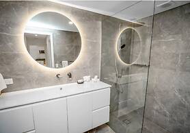 Bay Royal Apartments