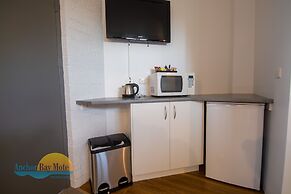 Anchor Bay Motel