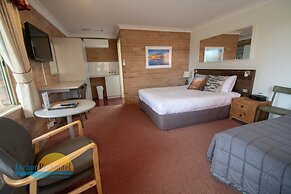 Anchor Bay Motel