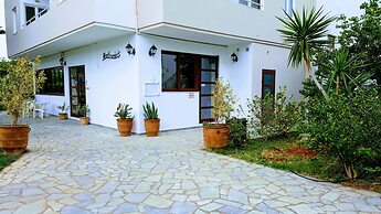 Mastorakis Hotel And Studios