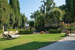 La Loggia Historic Resort