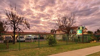 Forest Lodge Motor Inn & Restaurant