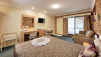 Forest Lodge Motor Inn & Restaurant