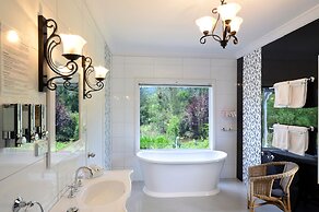 Crystal Creek Meadows Luxury Cottages