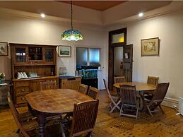 Burwood Bed And Breakfast