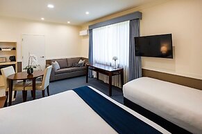 Hawkesbury Race Club Motel