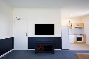 Hawkesbury Race Club Motel