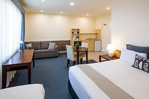 Hawkesbury Race Club Motel