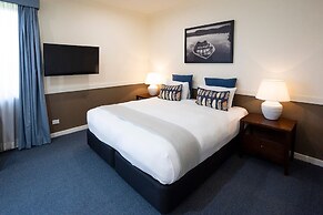 Hawkesbury Race Club Motel