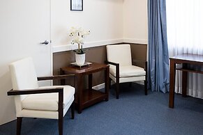 Hawkesbury Race Club Motel