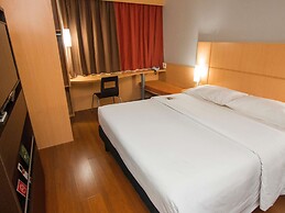 Ibis Asuncion