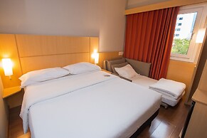 Ibis Asuncion
