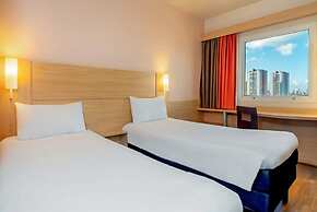 Ibis Asuncion