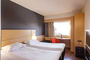 Ibis Asuncion