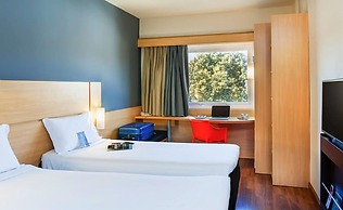 Ibis Asuncion