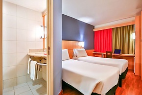 Ibis Asuncion