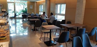 New California Hotel