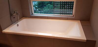 New California Hotel