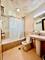OYO Dream Palace Hotel