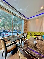 OYO Dream Palace Hotel