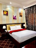 OYO Dream Palace Hotel