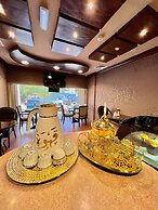 OYO Dream Palace Hotel