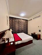 OYO Dream Palace Hotel