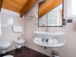 Albergo Dimaro Wellness & Family Hotel