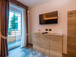 Albergo Dimaro Wellness & Family Hotel