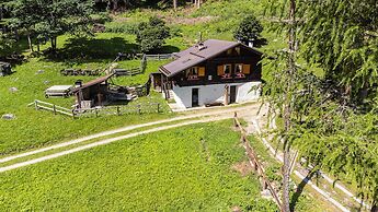 Albergo Dimaro Wellness & Family Hotel