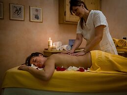 Albergo Dimaro Wellness & Family Hotel