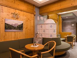Albergo Dimaro Wellness & Family Hotel