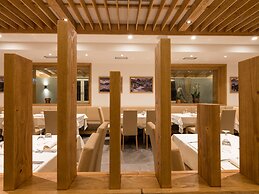 Albergo Dimaro Wellness & Family Hotel