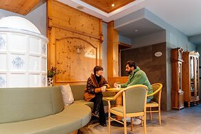 Albergo Dimaro Wellness & Family Hotel