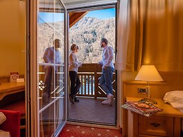 Albergo Dimaro Wellness & Family Hotel