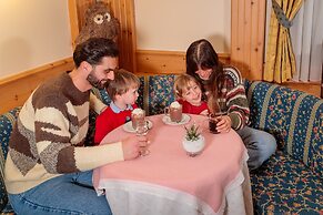 Albergo Dimaro Wellness & Family Hotel