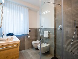 Albergo Dimaro Wellness & Family Hotel