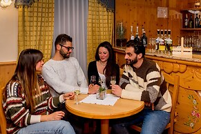 Albergo Dimaro Wellness & Family Hotel
