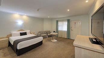 Charles Rasp Motor Inn & Cottages