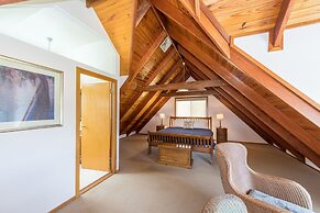 Clarendon Forest Retreat