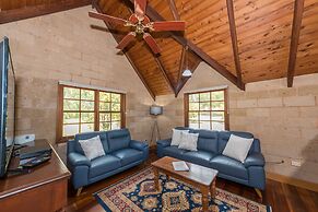 Clarendon Forest Retreat