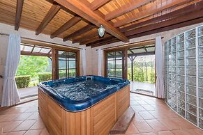 Clarendon Forest Retreat