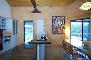 Clarendon Forest Retreat