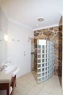 Clarendon Forest Retreat