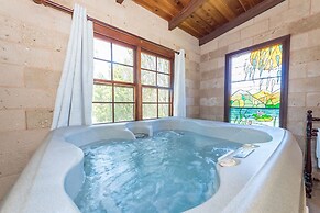 Clarendon Forest Retreat