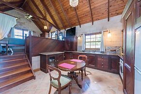 Clarendon Forest Retreat