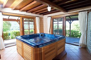 Clarendon Forest Retreat