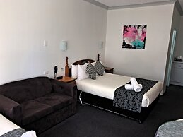 New England Motor Inn