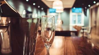 Crown Hotel Surry Hills