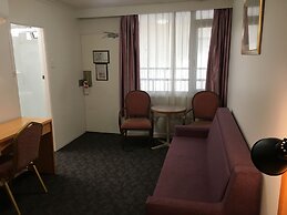 Edgecliff Lodge Motel